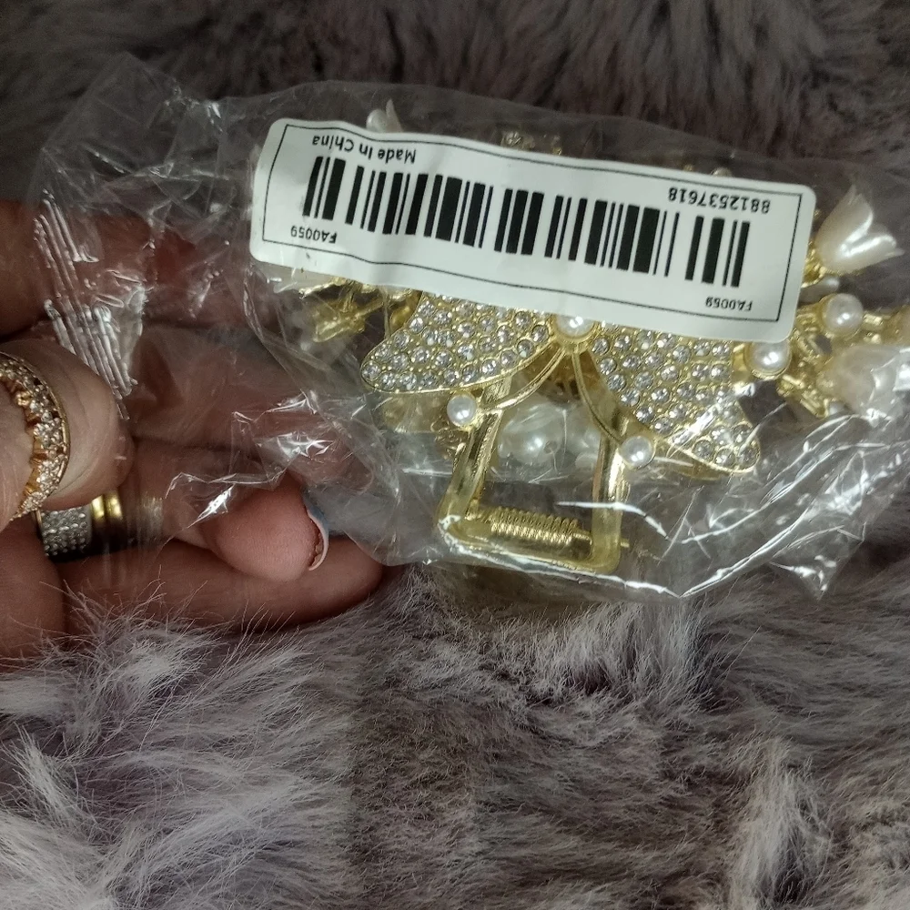 Levao Gold Pearl Rhinestone Butterfly Flower Claw Clip NWT